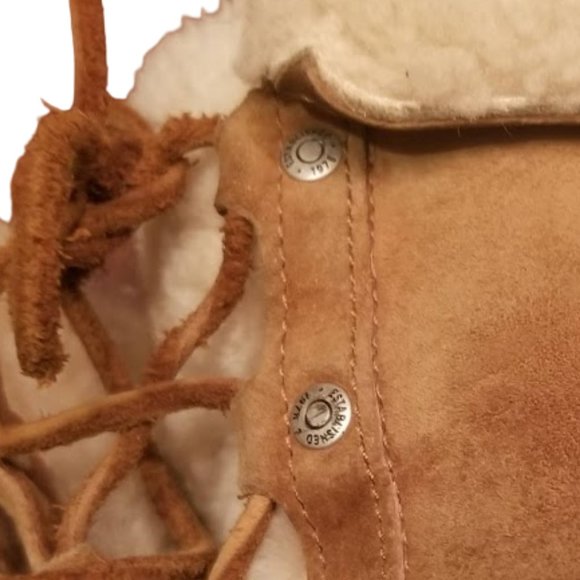 UGG Australia | Upside | #5163 | Lace Up | Tall Winter Boot | Shearling Size: 7 - Picture 11 of 16